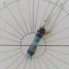 pendule divinatoire égyptien en fluorite arc-en-ciel
