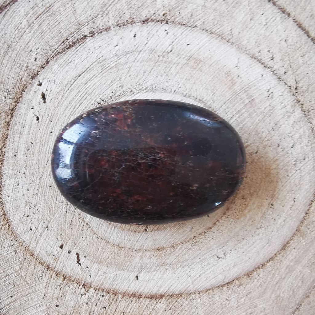 pierre amulette GRENAT ovale